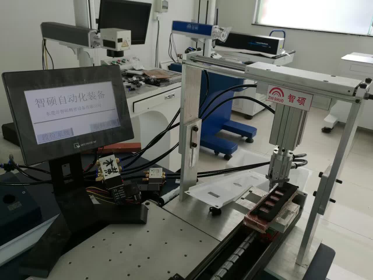 自動化設備調試中